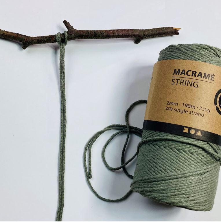 Fai da te: Decorazione in macramè con spago