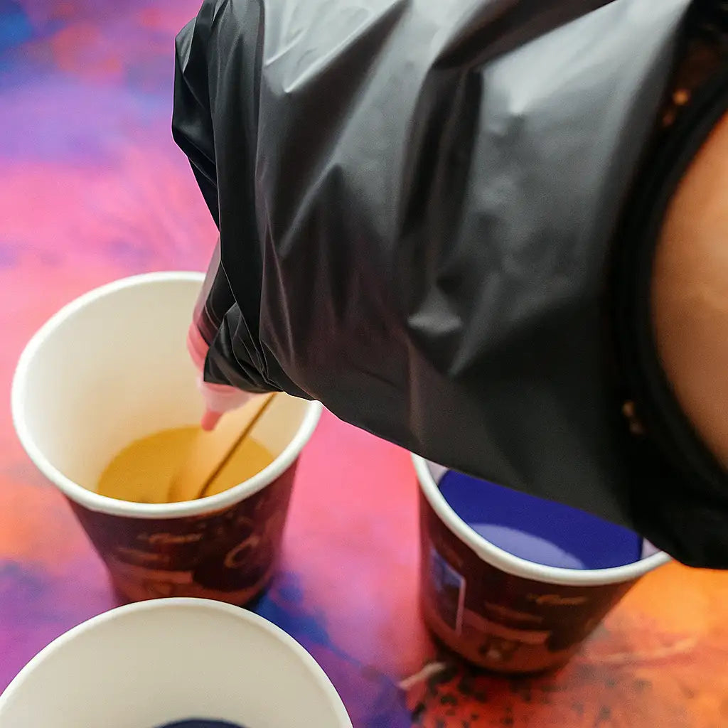 Εύκολος οδηγός DIY για μενταγιόν από ρητίνη: φτιάξτε λαμπερά δώρα στο σπίτι