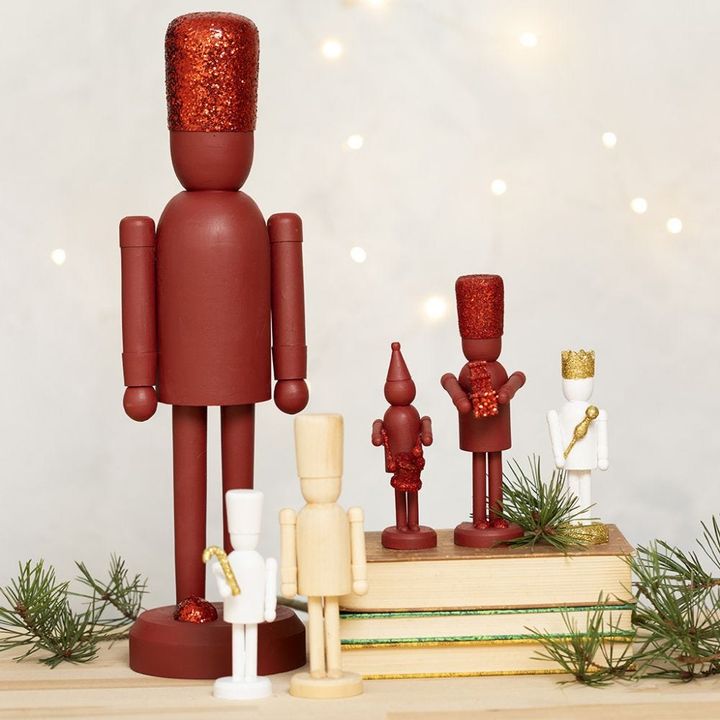 Drvena figura za dekoraciju - Orašar 18 cm