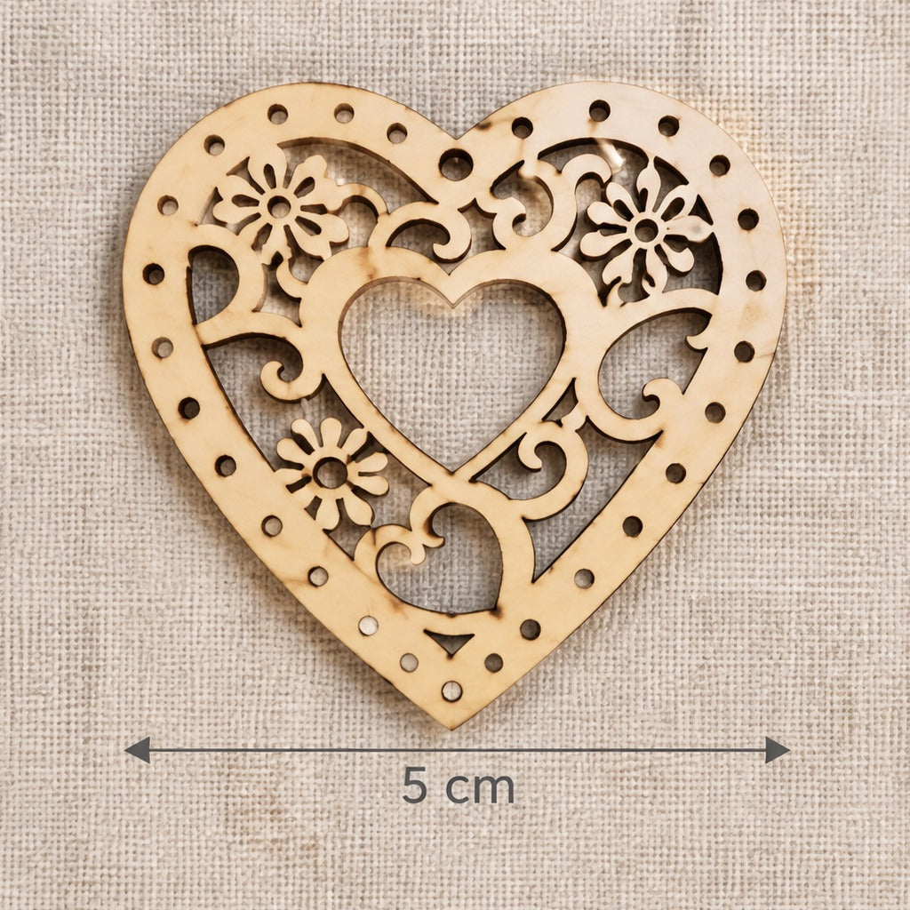 Drveni ukrasi srce s ornamentom 5 x 5 cm - set 5 kom